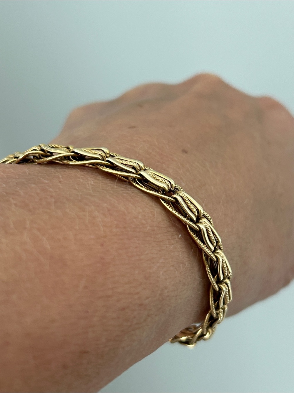 14 kt Gold Eternal Link Chain Bracelet - Picture 4 of 7